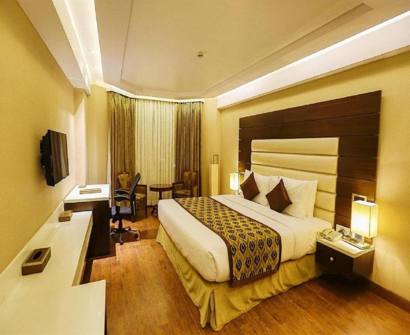 Hotel Tu Casa Delhi Airport Нью-Дели Экстерьер фото